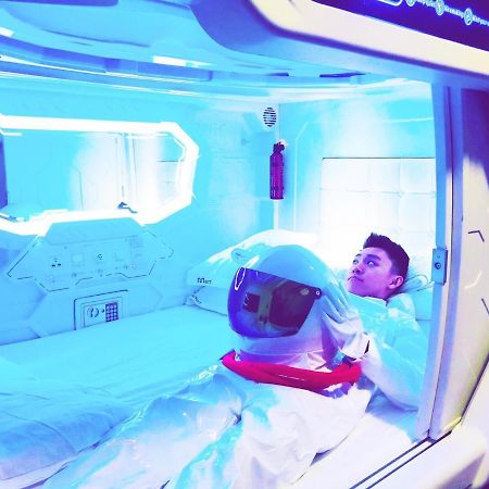 Met A Space Pod @ Boat Quay Singapur Exterior foto
