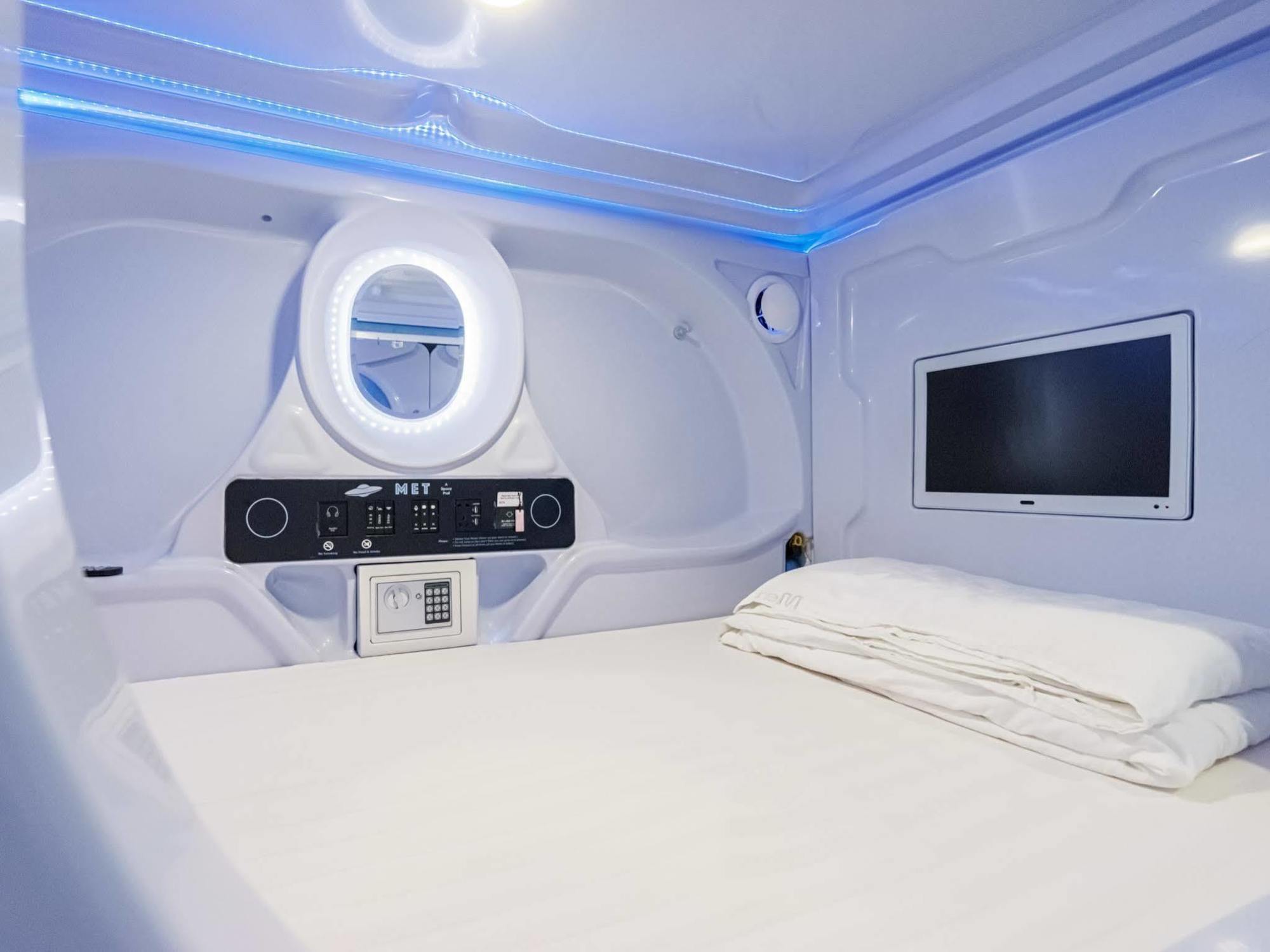 Met A Space Pod @ Boat Quay Singapur Exterior foto