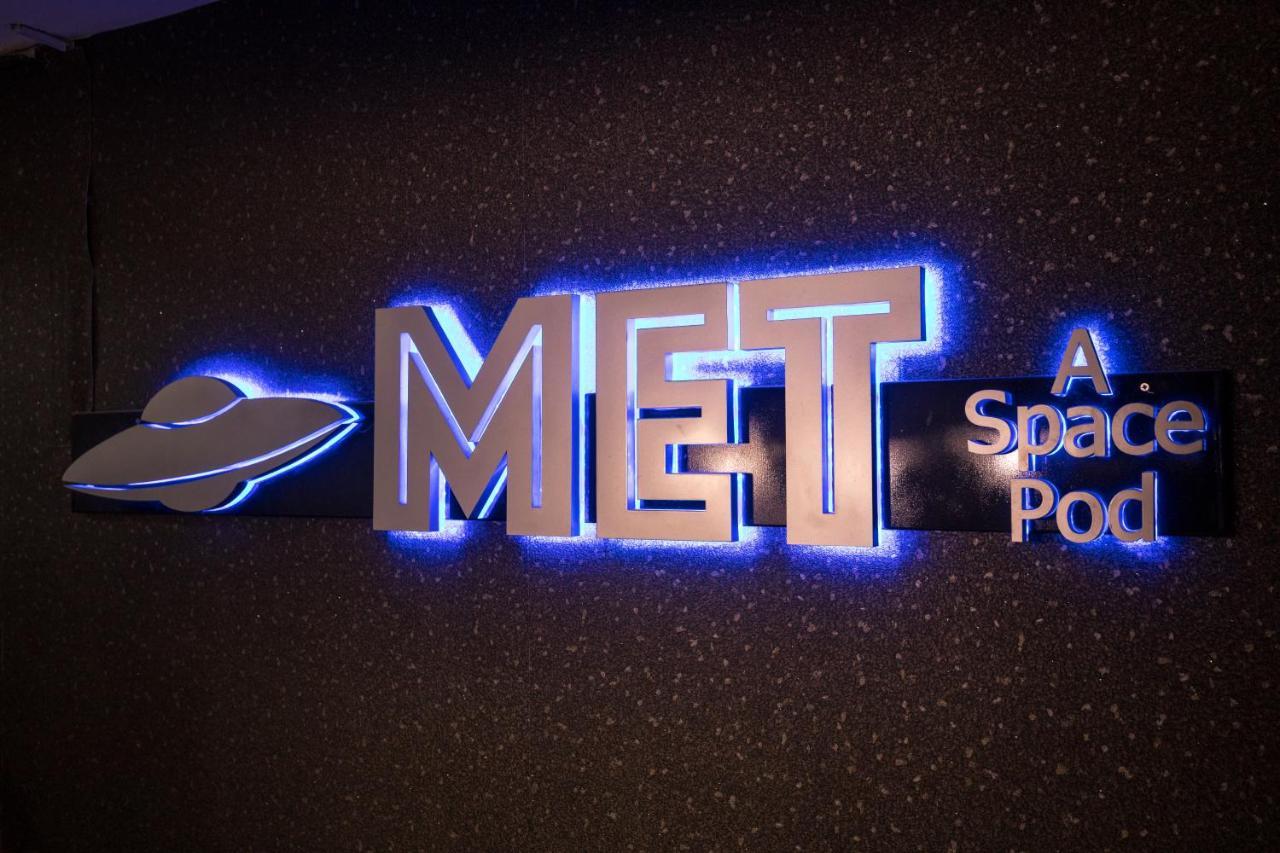 Met A Space Pod @ Boat Quay Singapur Exterior foto